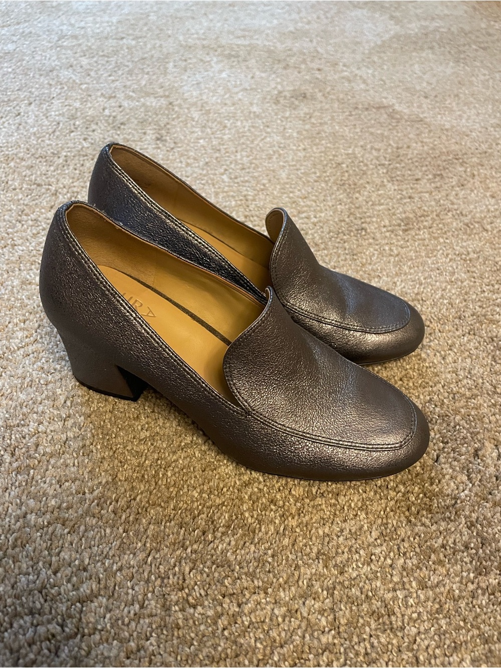 Naturalizer Dani Classic Leather Low Block Heel Loafers - Metallic Gray Sz 6